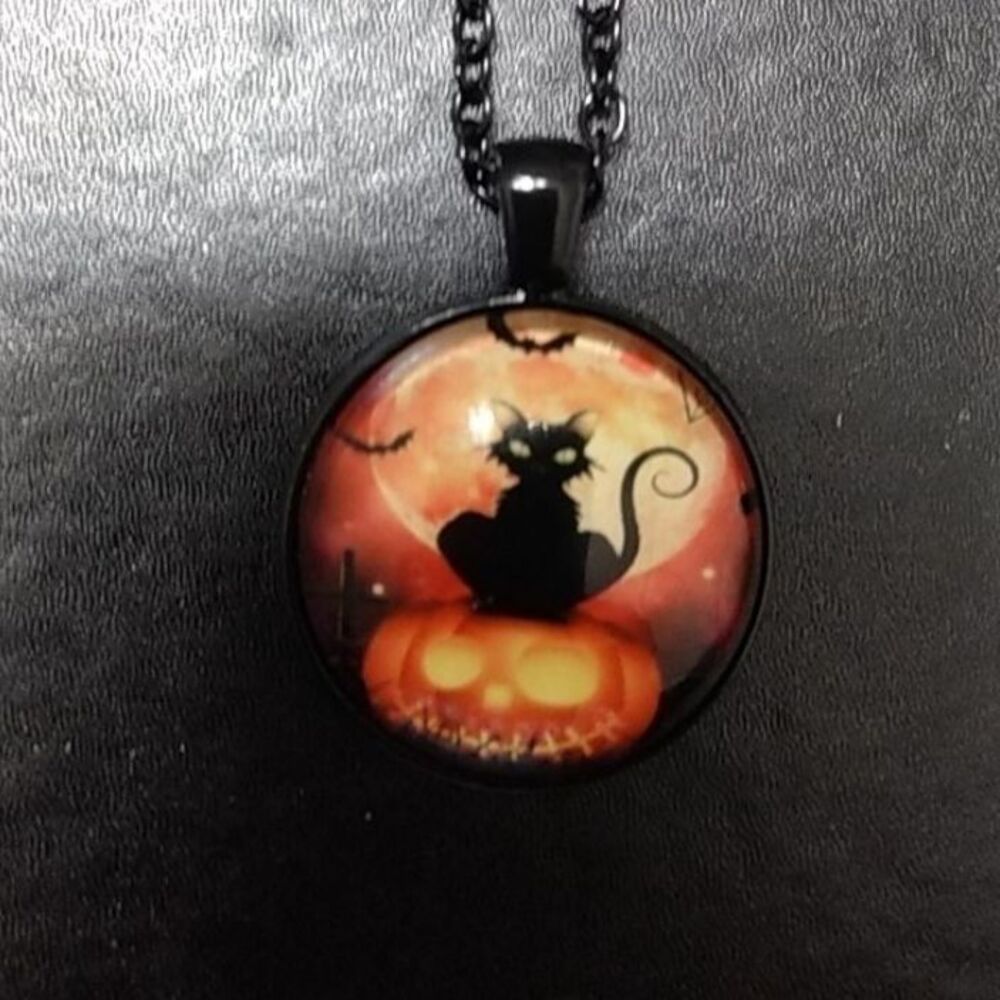 Black cat cabochon glass pendant necklace 22"